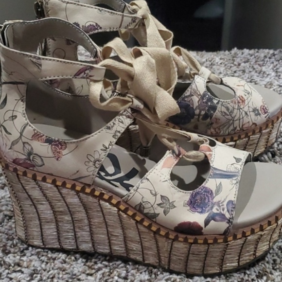 otbt kentucky wedge floral size 6 - Picture 1 of 2